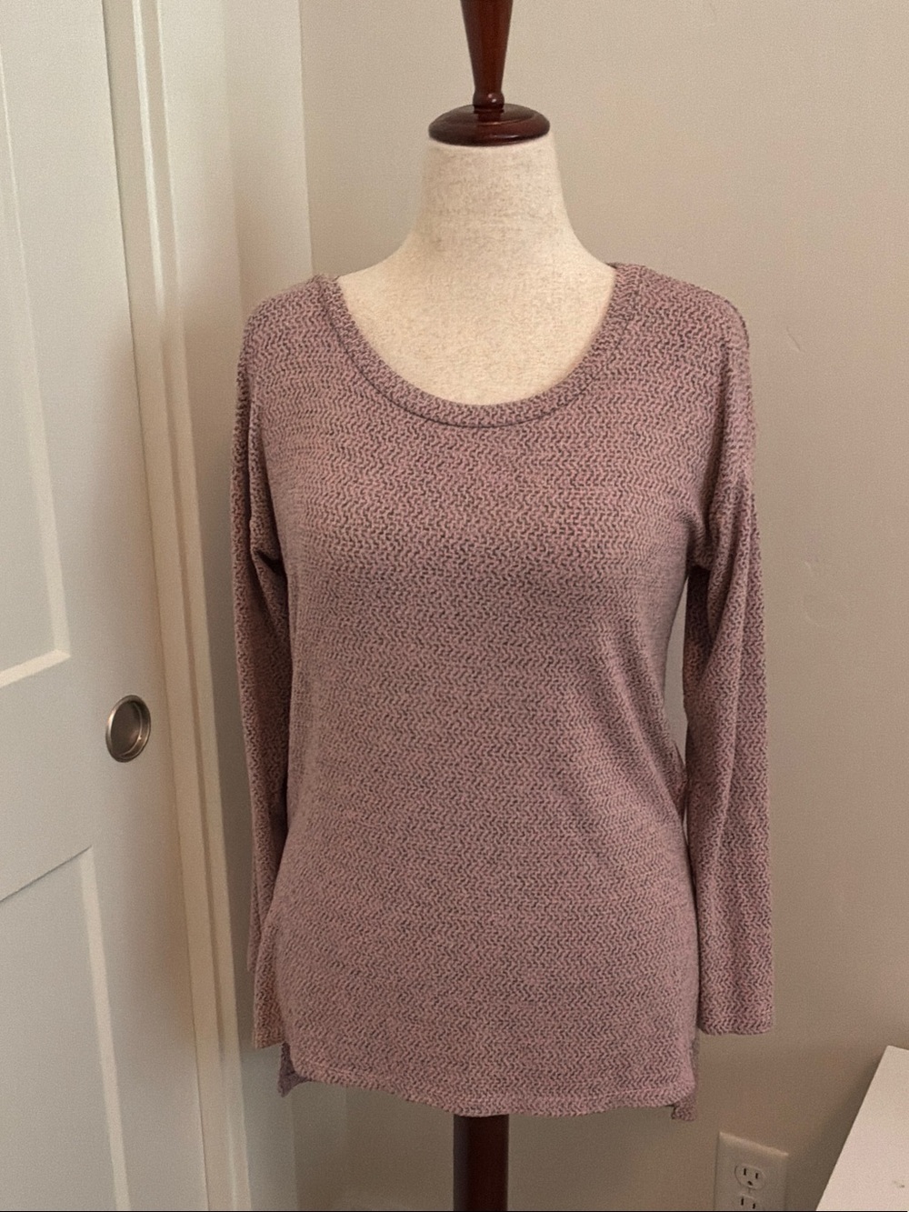 bobeau Scoop Neck Lightweight Knit Sweater - Mauve